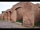 01490 ostia - regio ii - insula vi - casa del soffitto dipinto (ii,vi,5-6) - via della corporazzioni - 12-2018.jpg